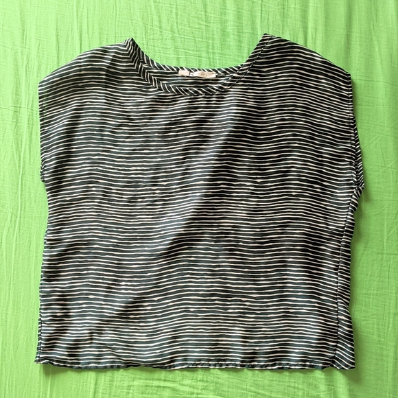 Sold! Rumors open back crop top - Picture 4 of 5